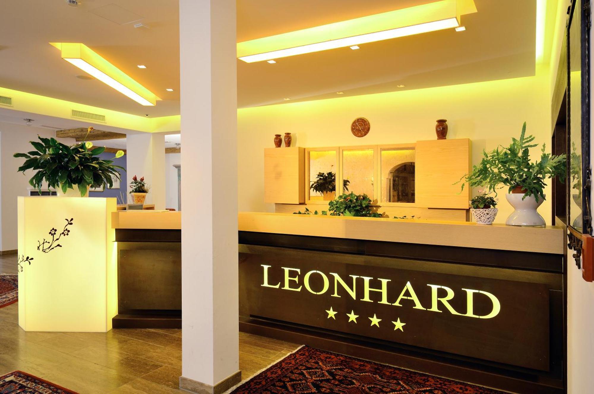 Hotel Leonhard Леоганг Экстерьер фото