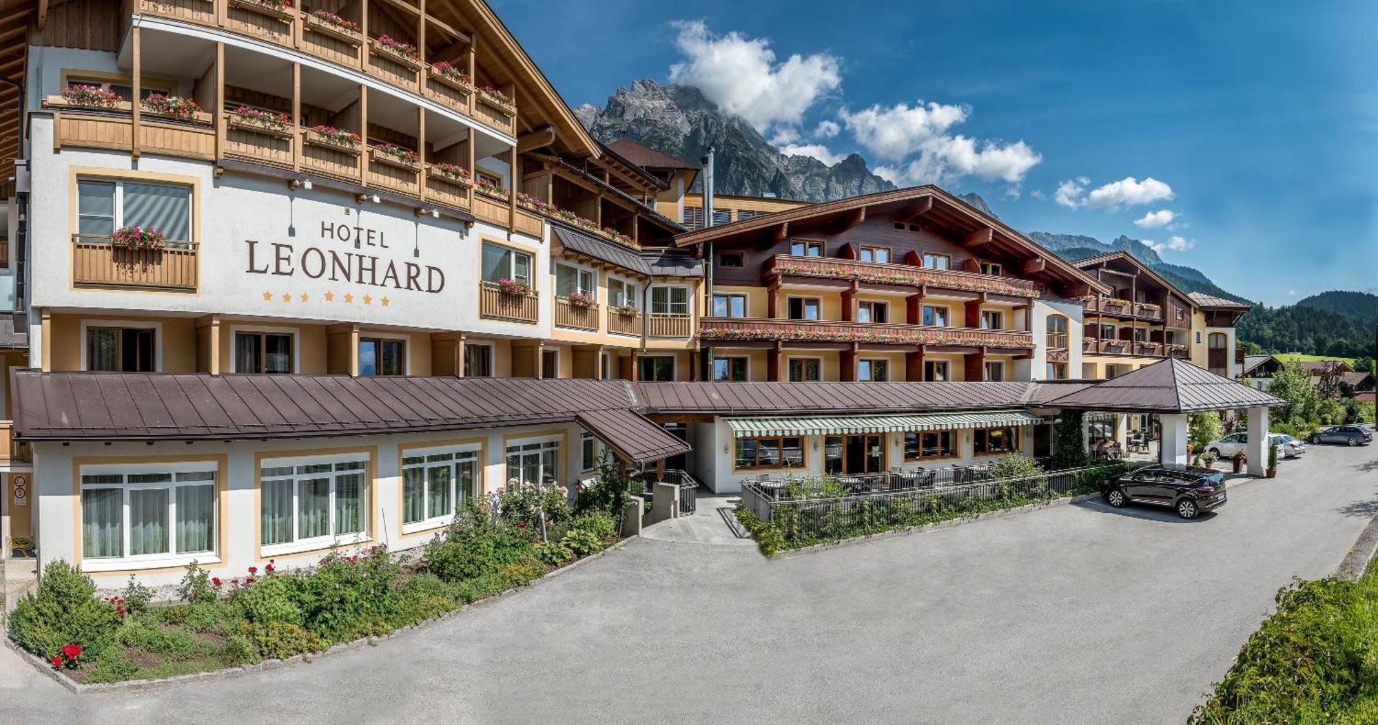 Hotel Leonhard Леоганг Экстерьер фото